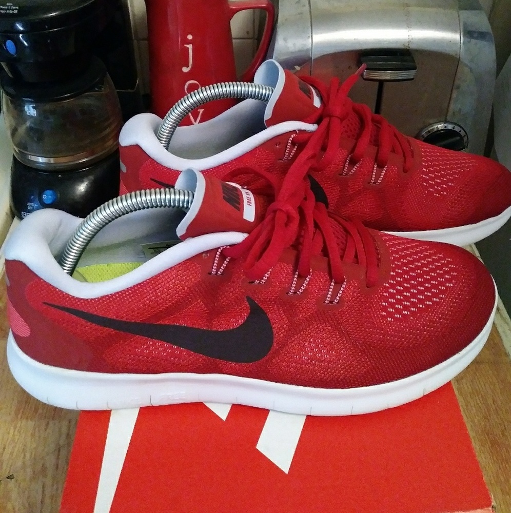 Nike Free Run.. M8.5...W10